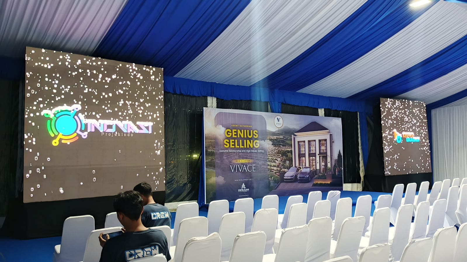 VIVACE SENTUL Acara Genius Selling Backdrop LED Screen